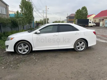 Toyota Camry 2013 года за 8 000 000 тг. в Актобе – фото 8