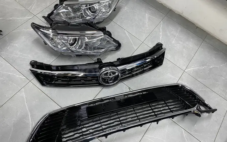 Фара передний + решетка Toyota Camry 55 ORIGINAL за 55 000 тг. в Алматы