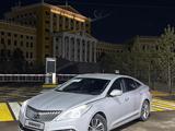 Hyundai Grandeur 2015 года за 4 200 000 тг. в Атырау – фото 2