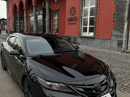 Toyota Camry 2019 года за 17 000 000 тг. в Алматы – фото 14