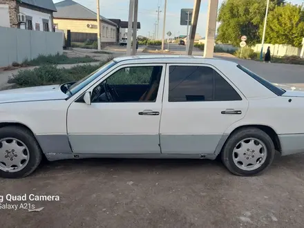 Mercedes-Benz E 230 1991 года за 1 000 000 тг. в Кызылорда – фото 2