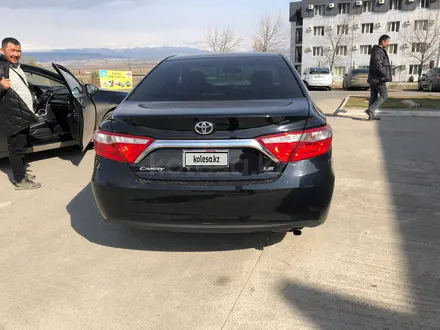 Toyota Camry 2016 года за 6 500 000 тг. в Атырау – фото 6