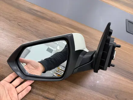 Hyundai Elantra Зеркало за 5 000 тг. в Астана