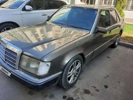 Mercedes-Benz E 200 1992 года за 950 000 тг. в Алматы – фото 2