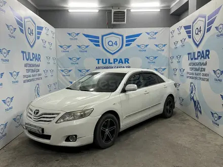 Toyota Camry 2010 года за 7 790 000 тг. в Тараз – фото 2