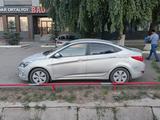 Hyundai Solaris 2015 года за 4 500 000 тг. в Уральск – фото 4
