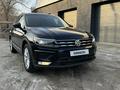 Volkswagen Tiguan 2017 года за 12 500 000 тг. в Уральск