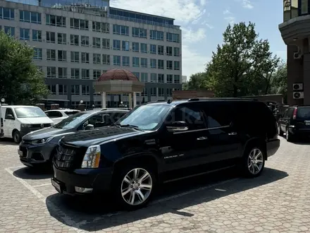 Cadillac Escalade 2013 года за 24 000 000 тг. в Алматы – фото 3