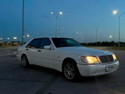 Mercedes-Benz S 320 1997 года за 3 600 000 тг. в Астана – фото 2