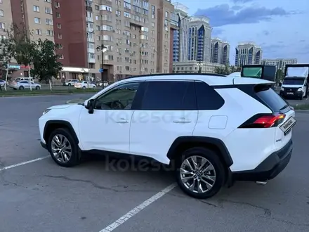 Toyota RAV4 2019 года за 16 200 000 тг. в Астана – фото 4