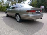 Toyota Camry 1998 годаүшін3 200 000 тг. в Актобе – фото 2