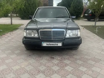 Mercedes-Benz E 280 1994 года за 2 880 000 тг. в Туркестан