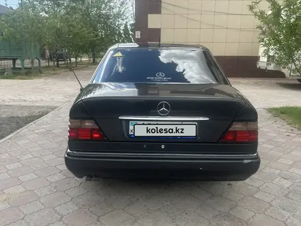 Mercedes-Benz E 280 1994 года за 2 880 000 тг. в Туркестан – фото 2