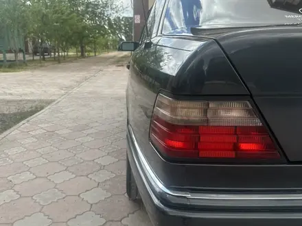 Mercedes-Benz E 280 1994 года за 2 880 000 тг. в Туркестан – фото 6