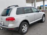 Volkswagen Touareg 2004 годаүшін4 000 000 тг. в Шахтинск – фото 2