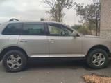 Volkswagen Touareg 2004 годаүшін4 000 000 тг. в Шахтинск – фото 3