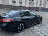 Toyota Camry 2017 годаfor11 000 000 тг. в Астана – фото 2