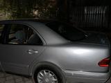 Mercedes-Benz E 230 1995 года за 1 960 634 тг. в Алматы – фото 4