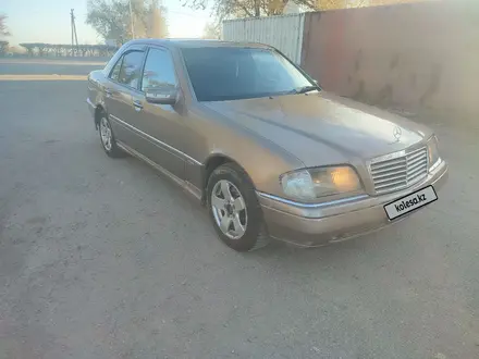 Mercedes-Benz C 200 1995 года за 1 750 000 тг. в Алматы – фото 2