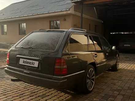 Mercedes-Benz E 300 1994 года за 2 900 000 тг. в Алматы – фото 2