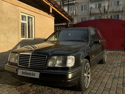 Mercedes-Benz E 300 1994 года за 2 900 000 тг. в Алматы