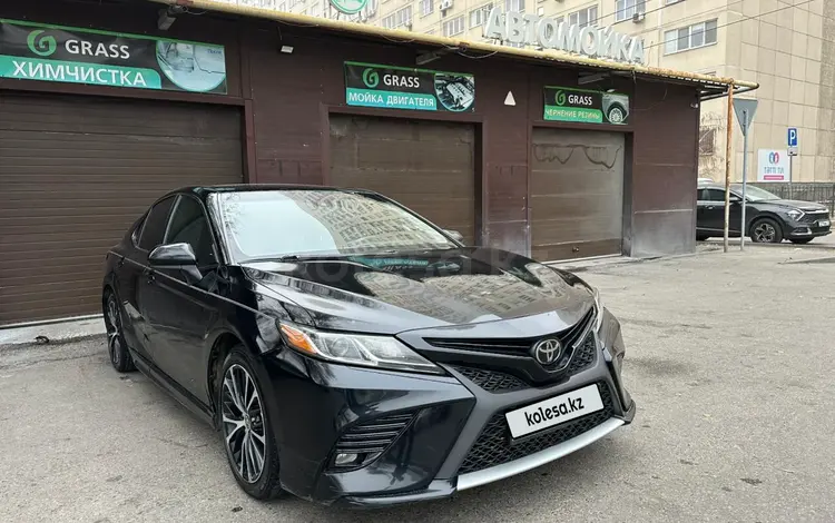 Toyota Camry 2020 года за 10 330 000 тг. в Алматы