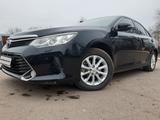 Toyota Camry 2017 года за 11 600 000 тг. в Уральск – фото 3