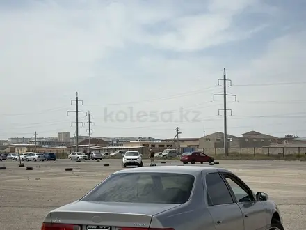 Toyota Camry 2000 года за 2 700 000 тг. в Актау – фото 4