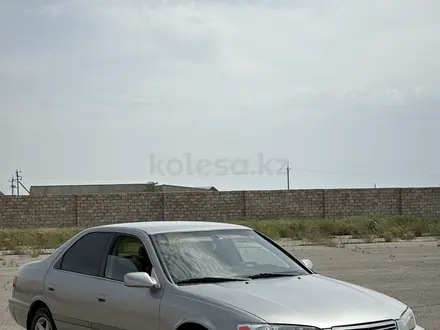 Toyota Camry 2000 года за 2 700 000 тг. в Актау – фото 3