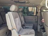 Volkswagen Multivan 2009 года за 10 700 000 тг. в Караганда – фото 2