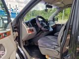 Volkswagen Multivan 2009 года за 10 700 000 тг. в Караганда