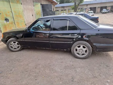 Mercedes-Benz E 220 1994 года за 1 950 000 тг. в Шу – фото 9