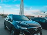 Hyundai Santa Fe 2020 годаfor14 000 000 тг. в Астана