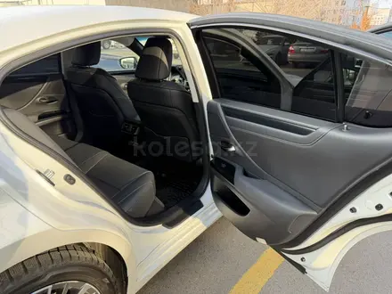Lexus ES 250 2022 года за 23 500 000 тг. в Алматы – фото 10