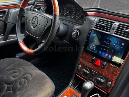 Mercedes-Benz E 230 1996 года за 2 950 000 тг. в Астана – фото 2