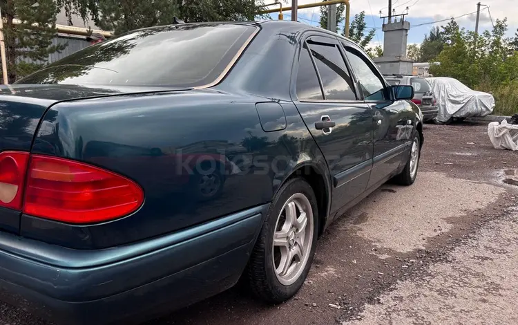 Mercedes-Benz E 230 1996 года за 2 950 000 тг. в Астана