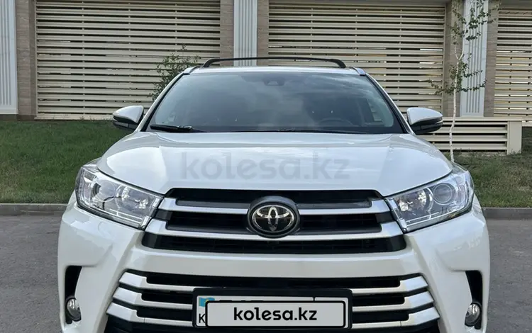 Toyota Highlander 2018 года за 21 000 000 тг. в Астана