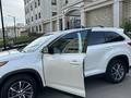 Toyota Highlander 2018 года за 18 000 000 тг. в Астана – фото 3