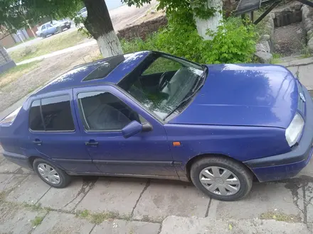 Volkswagen Vento 1993 года за 910 000 тг. в Мерке – фото 4