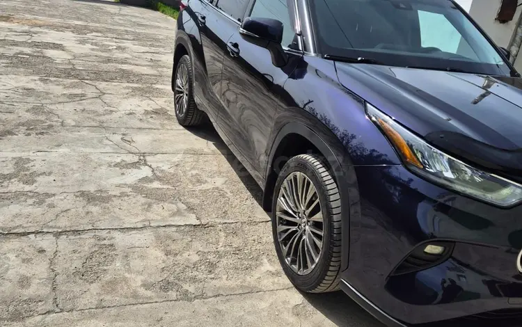 Toyota Highlander 2020 года за 25 000 000 тг. в Астана