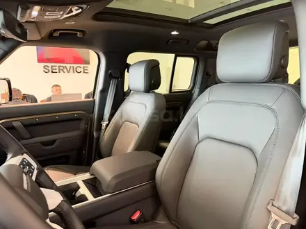 Land Rover Defender X-Dynamic SE 2026 года за 74 244 000 тг. в Караганда – фото 24