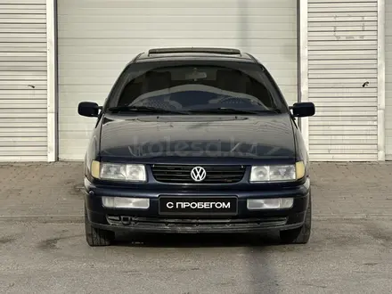Volkswagen Passat 1994 года за 990 000 тг. в Шымкент – фото 2