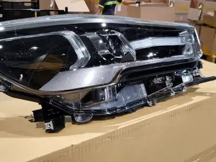 Фара передний Toyota Hilux 2020-2025 NEW ORIGINAL за 10 000 тг. в Алматы – фото 2
