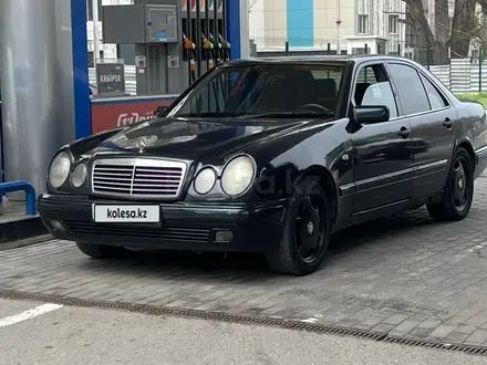 Mercedes-Benz E 230 1996 года за 2 430 000 тг. в Алматы – фото 16