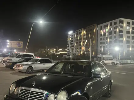 Mercedes-Benz E 230 1996 года за 2 430 000 тг. в Алматы