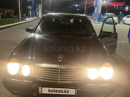 Mercedes-Benz E 230 1996 года за 2 430 000 тг. в Алматы – фото 2