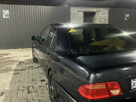 Mercedes-Benz E 230 1996 года за 2 430 000 тг. в Алматы – фото 7