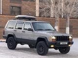 Jeep Cherokee 2001 года за 8 200 000 тг. в Актобе – фото 3