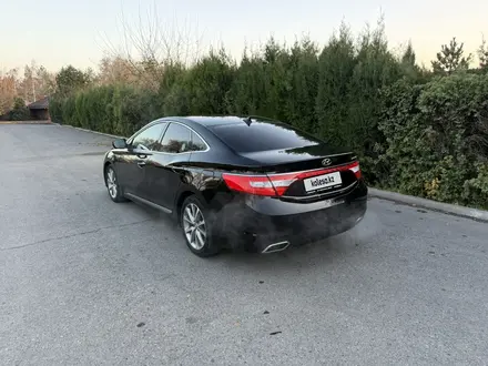 Hyundai Grandeur 2015 года за 9 500 000 тг. в Тараз – фото 4