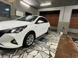 Hyundai Accent 2021 года за 8 600 000 тг. в Алматы – фото 2